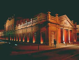 Essential City Landmarks Tour